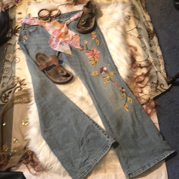 Angels Jeans Denim - Embroidered patch bell bottom jeans/ vintage.
